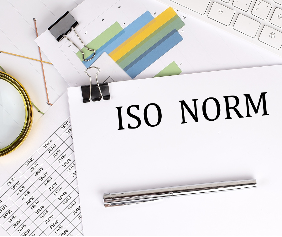Dokument z normami ISO - zarządzanie jakością